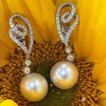 18 Karat White Gold South Sea Pearl Earrings
