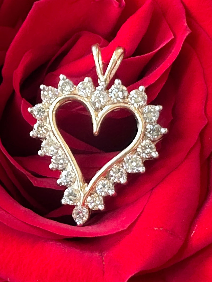 10 Karat Yellow Gold Diamond Heart Pendant  # 160-00504