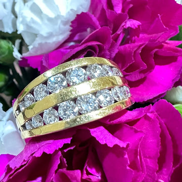 18 Karat Yellow Diamond Fashion Ring