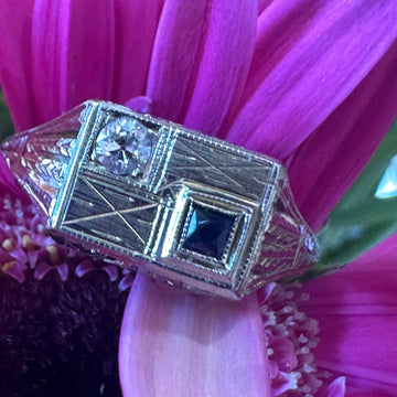 18 K White Gold Sapphire Art Deco Ring