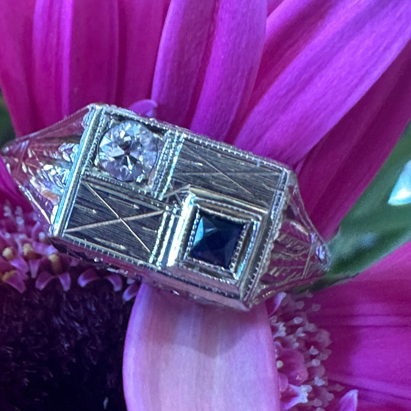 18 K White Gold Sapphire Art Deco Ring