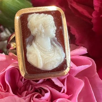 10 Karat Yellow Gold Cameo Ring