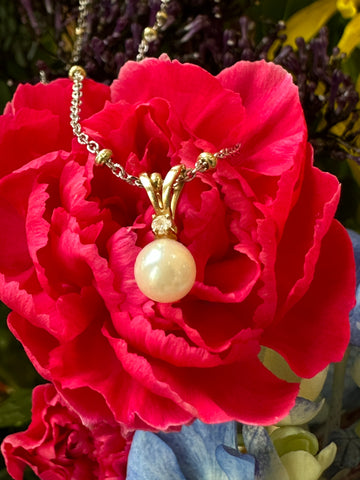 14 Karat Yellow Gold Cultured Pearl & Diamond Pendant  # 320-00057