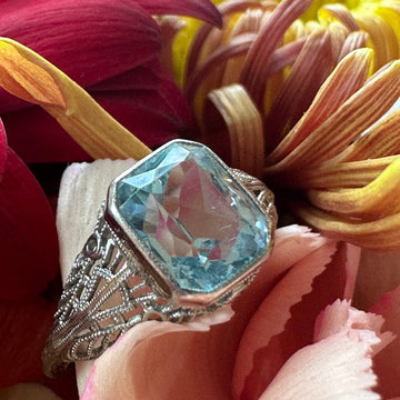 Art Deco Aquamarine Filigree Ring