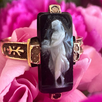 14 Karat Yellow Gold Cameo Ring