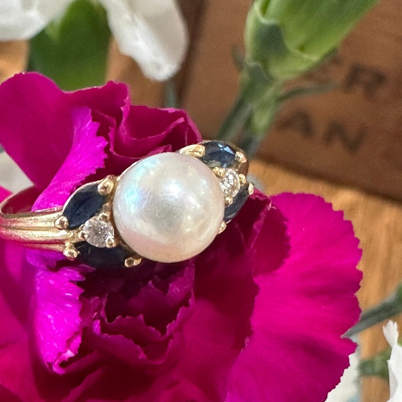 14 K Yellow Gold Pearl & Sapphire Ring    #300-00131