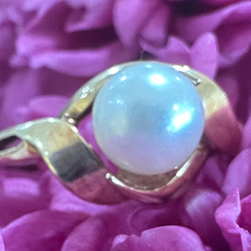 14 Karat Yellow Gold Cultured Pearl Ring