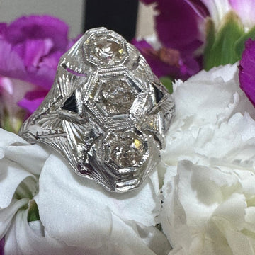 18 Karat White Gold Art Deco Diamond and Sapphire Fashion Ring 