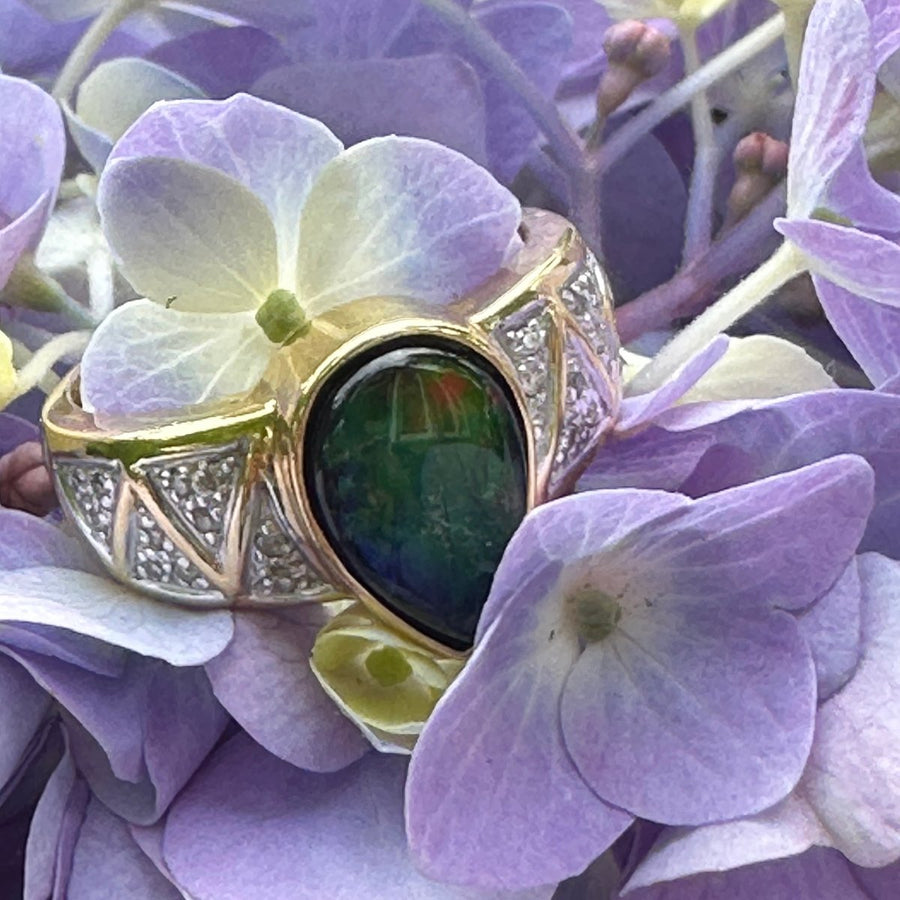 18 Karat Yellow Gold Crystal Opal Doublet Ring