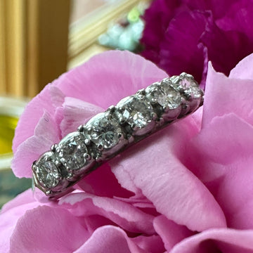 18 Karat White Gold Diamond Ring