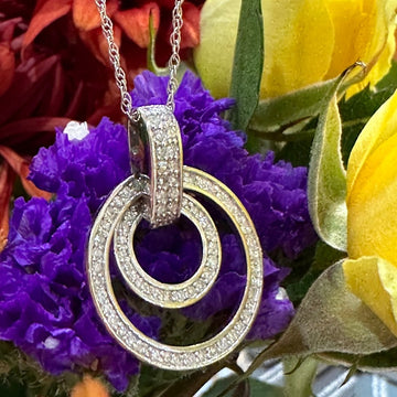 14 Karat White Gold Diamond Circle Pendant