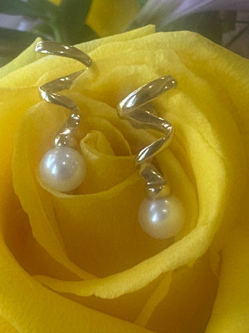 14 Karat Yellow Gold Pearl Drop Earrings  # 425-00223