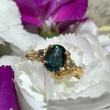 14 Karat Yellow Gold Green Sapphire Ring