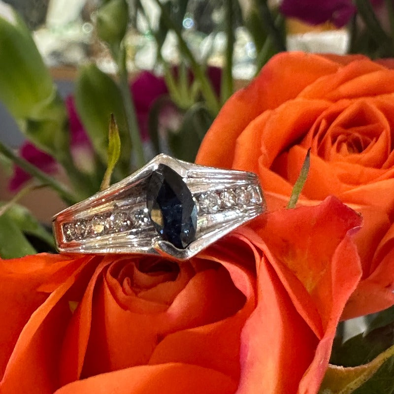 14 K white Gold & Sapphire Diamond Ring