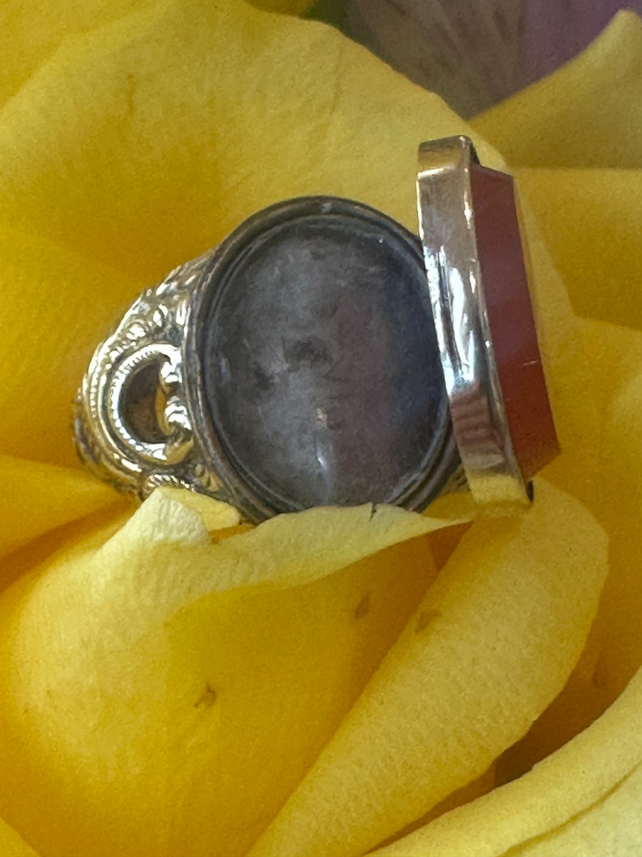 14 Karat Yellow Gold Carnelian Men's Poison Ring  # 205-00075