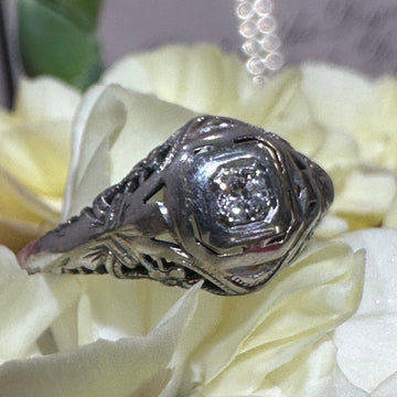 18 Karat White Gold Art Deco Ring