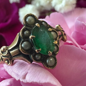 10 Karat Yellow Gold Victorian Green Glass Ring