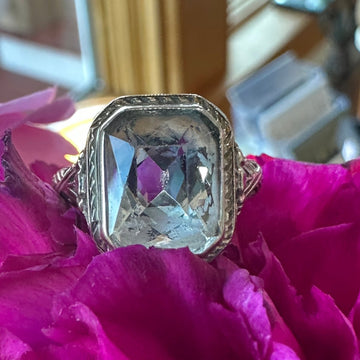 14 Karat White Gold Art Deco Aquamarine Ring