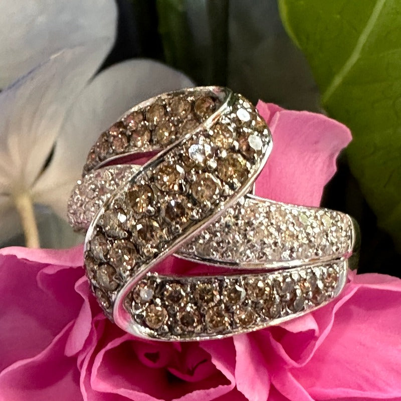 18 Karat White Gold Champagne and White Diamond Fashion Ring