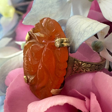 10 Karat Yellow Gold Carved Agate Ring