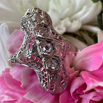 18 Karat White Gold Art Deco Diamond Filigree Ring