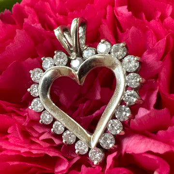 14 Karat White Gold Diamond Heart Pendant 