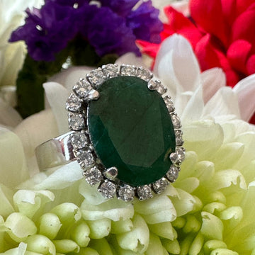 18 Karat White Gold Emerald Ring