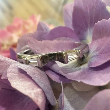 Platinum Wedding Band w/ 2 Baguettes