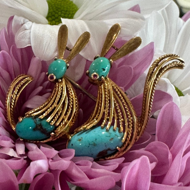 18 Karat Yellow Gold Turquoise & Ruby Rabbit Pin