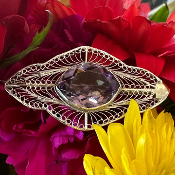 10 Karat Yellow Gold Vintage Amethyst Filigree Pin