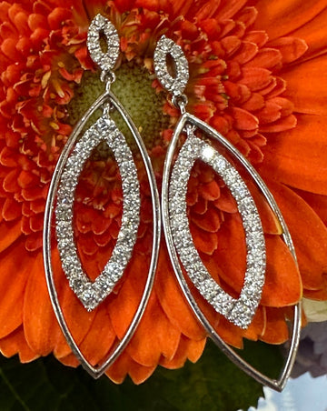 18 Karat White Gold Diamond Oval Shaped Earrings