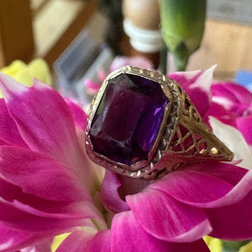 Art Deco 14 Karat Yellow Gold Amethyst Ring