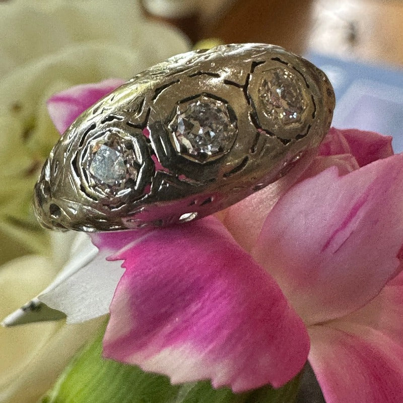 18 Karat White Gold Old European Cut Diamond Gypsy Style Ring