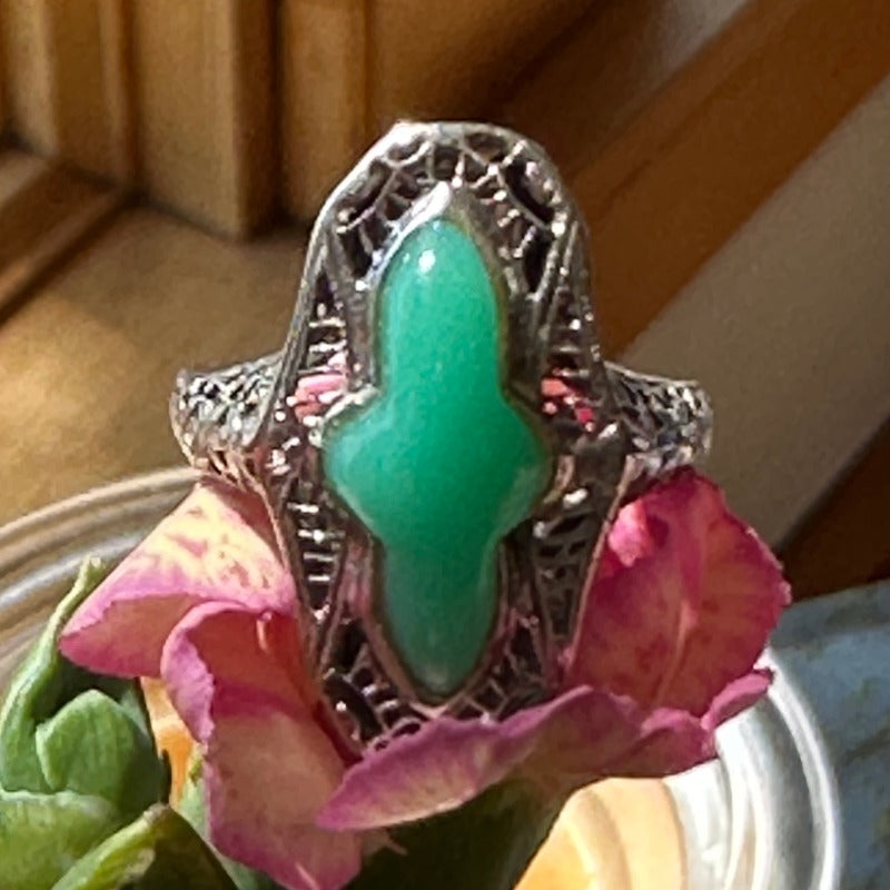 18 Karat White Gold Filigree Jade Ring