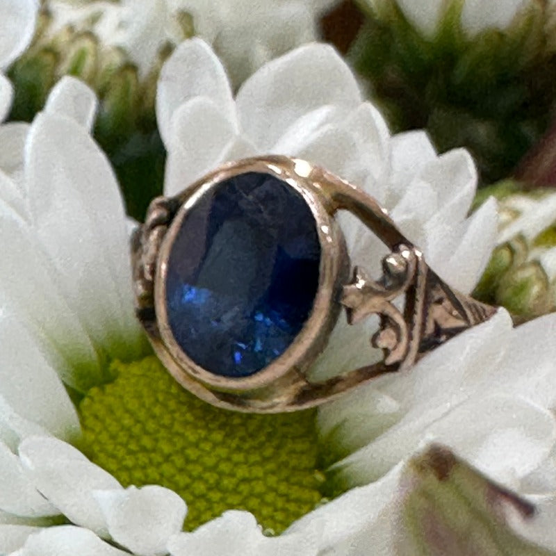 Ladies Vintage 10 Karat and  Sapphire Ring