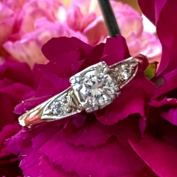 Women’s Vintage Diamond Ring